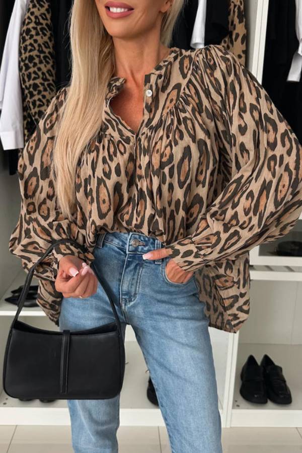 Beautifully Finished Blouse in a Timeless Design
