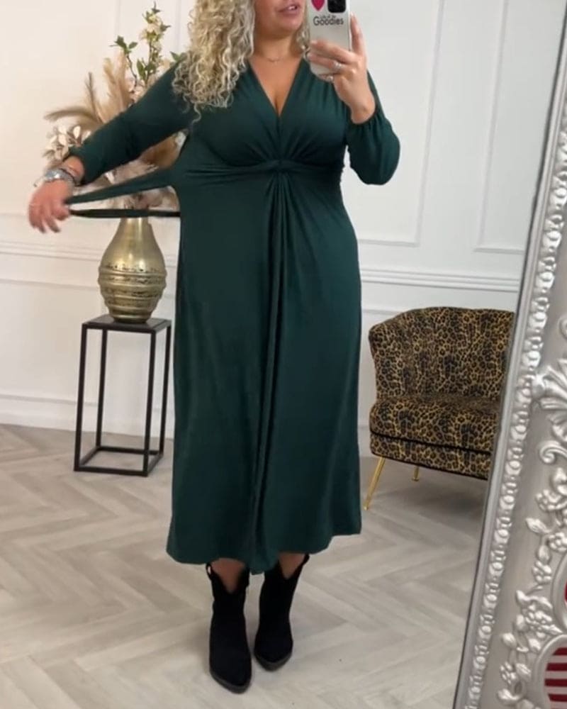 Sophisticated Dress with a Clean Classic Look