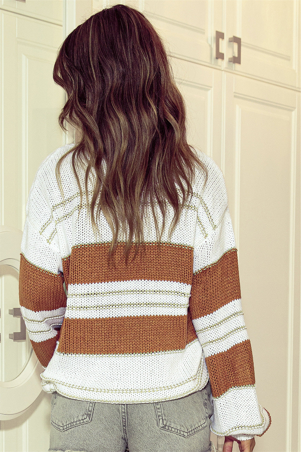 Well Tailored Sweater with a Graceful Silhouette