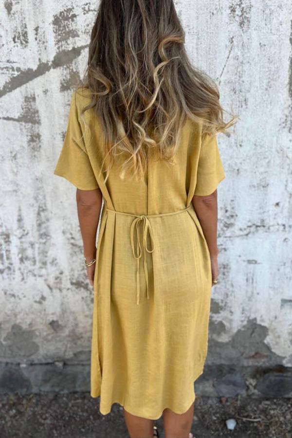 Beautifully Crafted Dress in a Classic Style