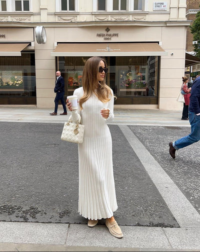 Beautifully Finished Dress in a Timeless Design