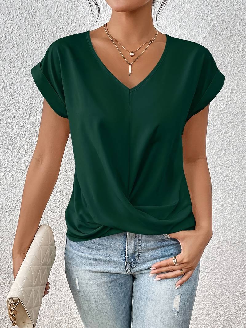 Effortlessly Elegant T-Shirt with a Timeless Design