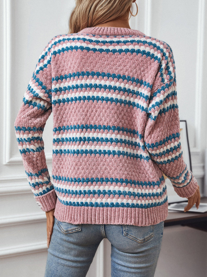 Effortlessly Elegant Sweater with a Timeless Design