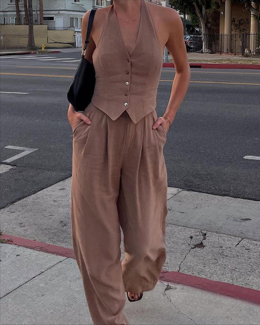 Sophisticated Trousers with a Clean Classic Look