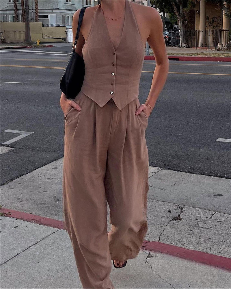 Sophisticated Trousers with a Clean Classic Look