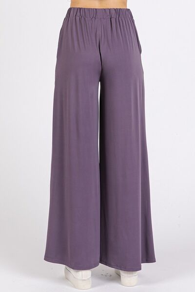 Well Tailored Trousers with a Graceful Silhouette