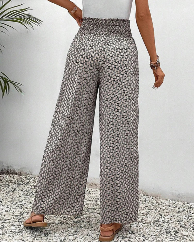 Classic Vintage Pants with a Flattering Fit