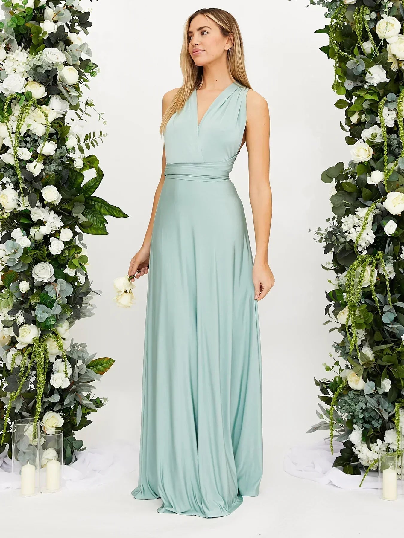 Well Tailored Dress with a Graceful Silhouette