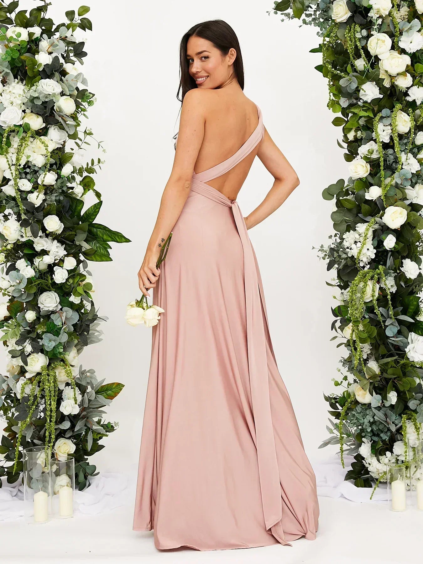 Well Tailored Dress with a Graceful Silhouette