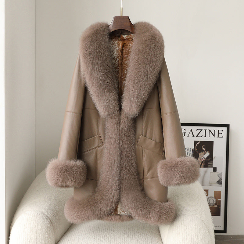 Effortlessly Elegant Coat with a Timeless Design