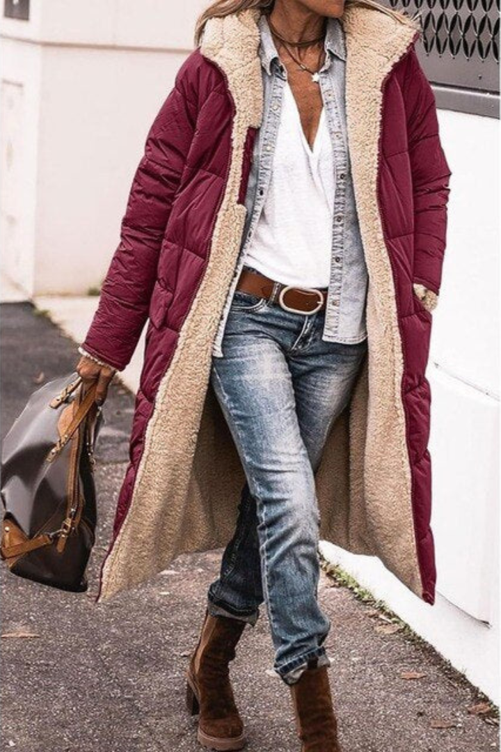 Well Tailored Coat with a Graceful Silhouette