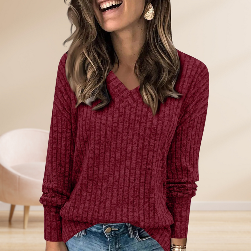 Effortlessly Elegant Sweater with a Timeless Design