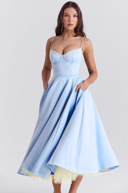 Well Tailored Dress with a Graceful Silhouette