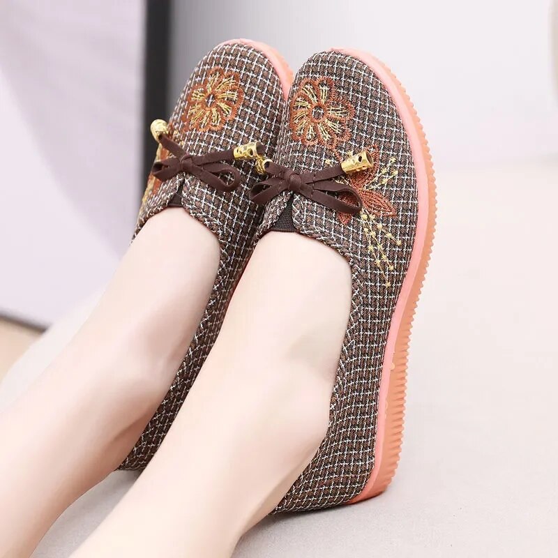 Graceful Orthopedic Shoes for Modern Look