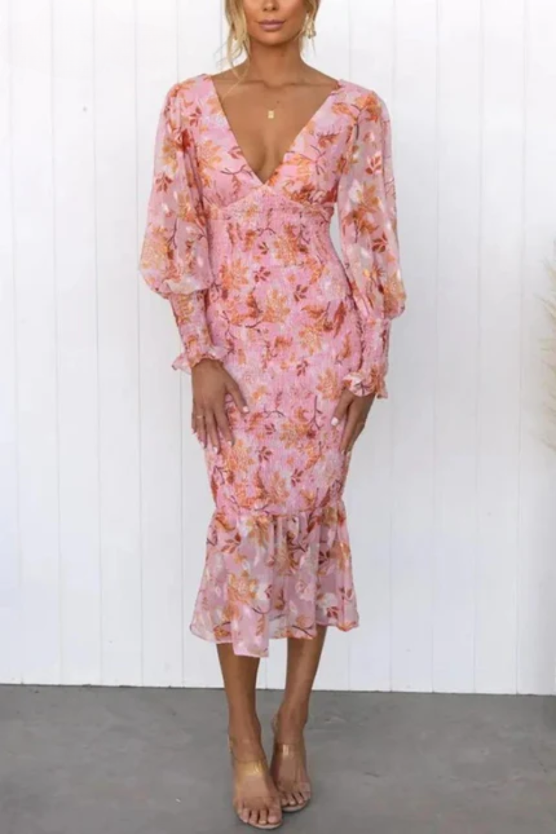 Classic Vintage Dress with a Flattering Fit