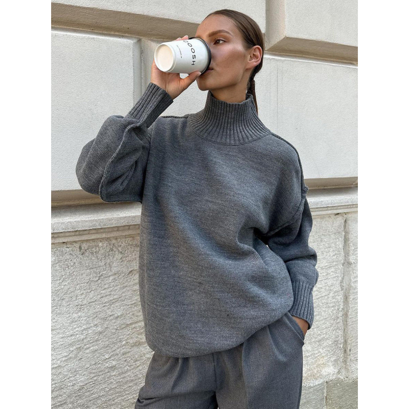 Classic Vintage Sweater with a Flattering Fit