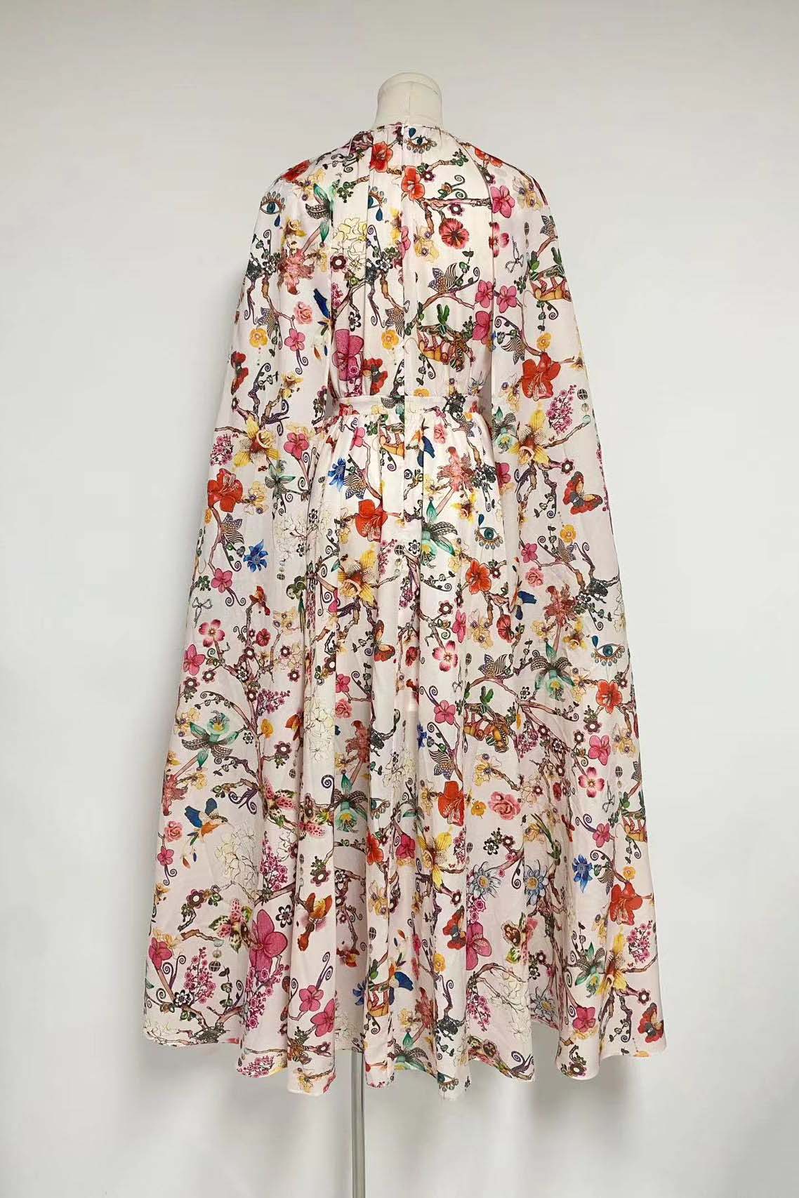 Classic Vintage Dress with a Flattering Fit