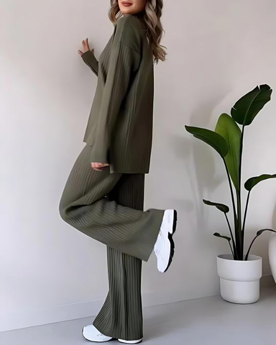 Sophisticated Garment with a Clean Classic Look