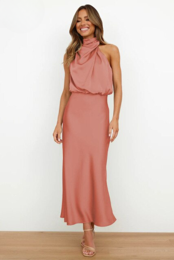 Beautifully Crafted Dress in a Classic Style