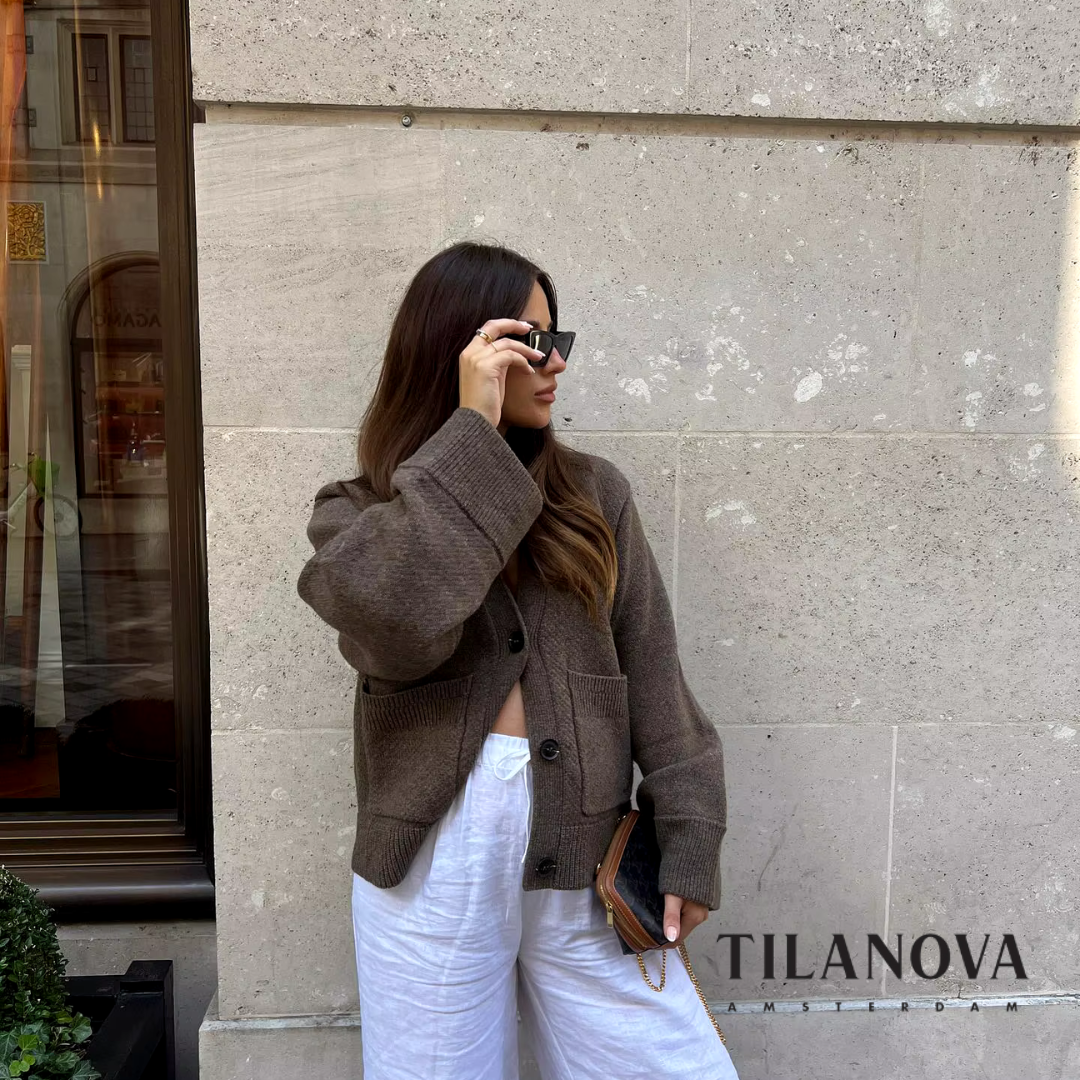 Effortlessly Elegant Cardigan with a Timeless Design