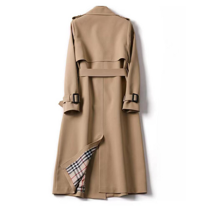 Beautifully Finished Coat in a Timeless Design