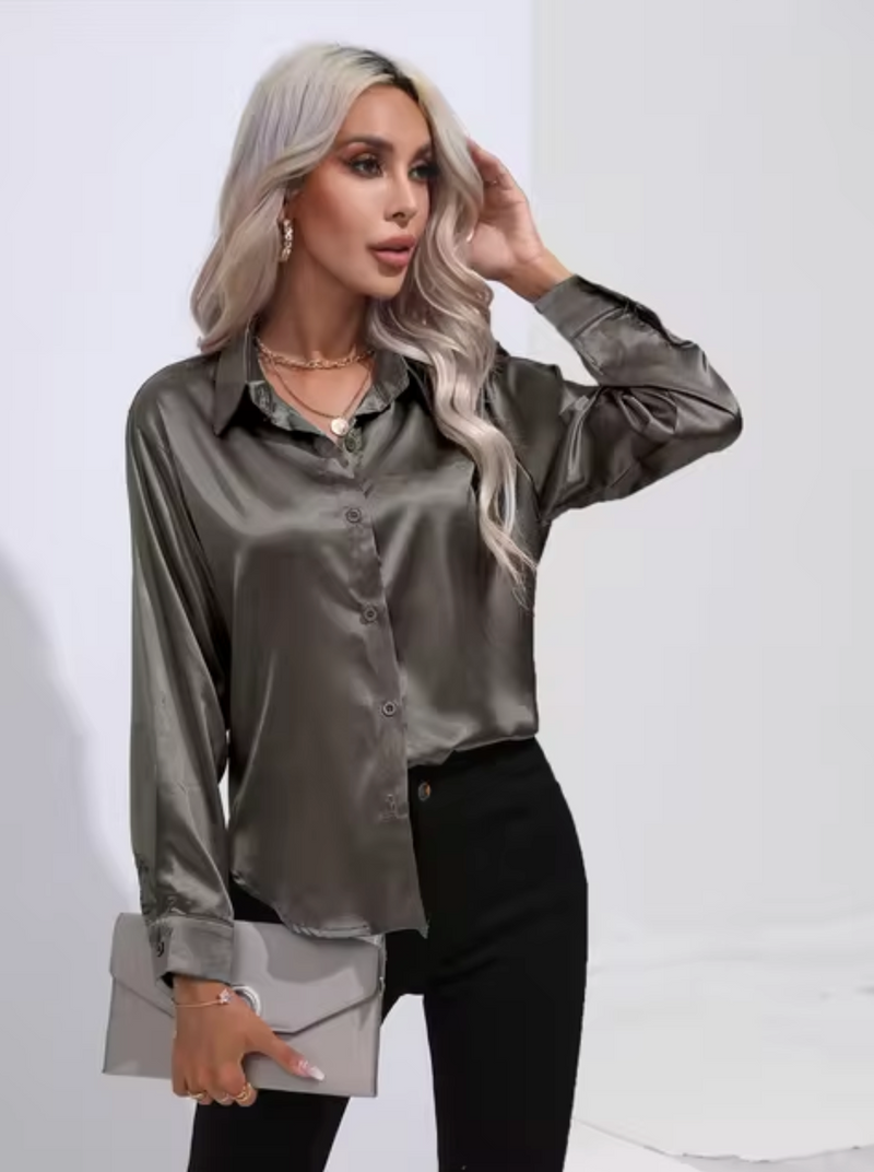 Well Tailored Blouse with a Graceful Silhouette