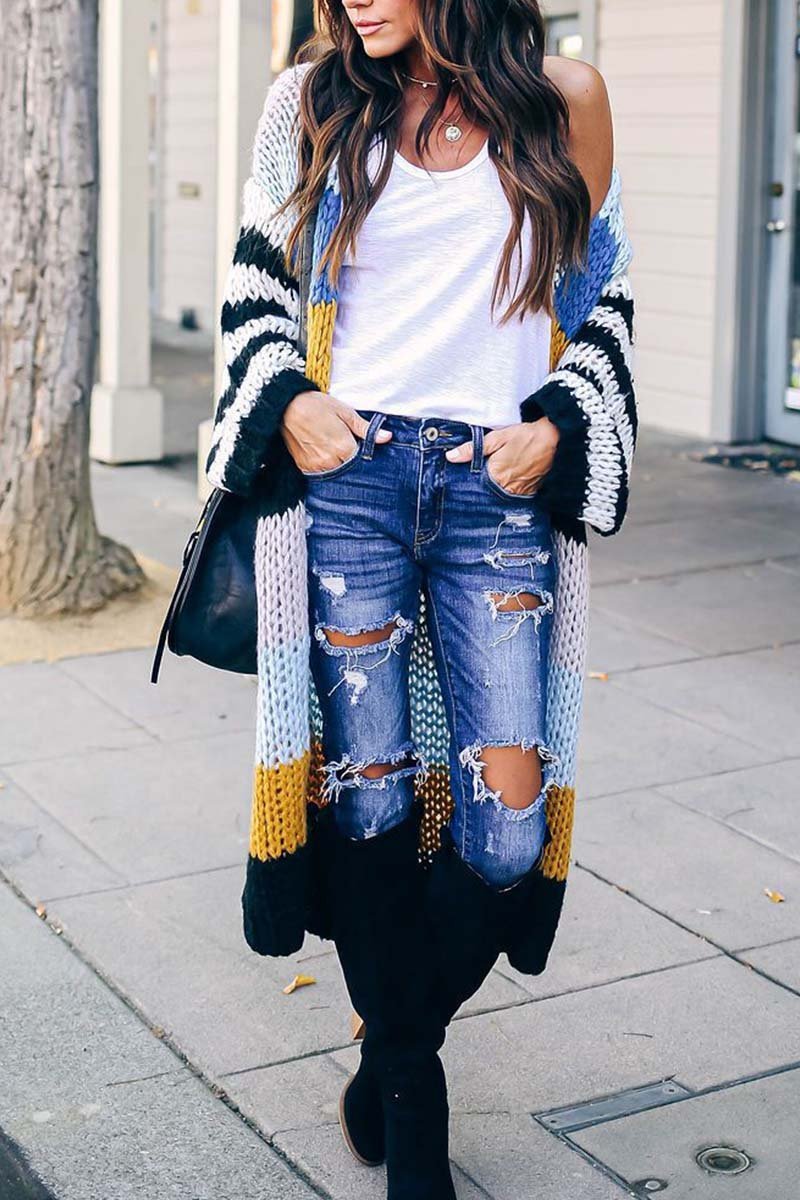 Classic Vintage Sweater with a Flattering Fit