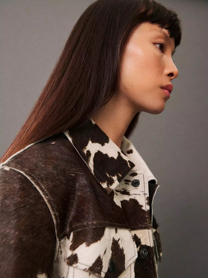 Gracefully Styled Jacket for Any Occasion