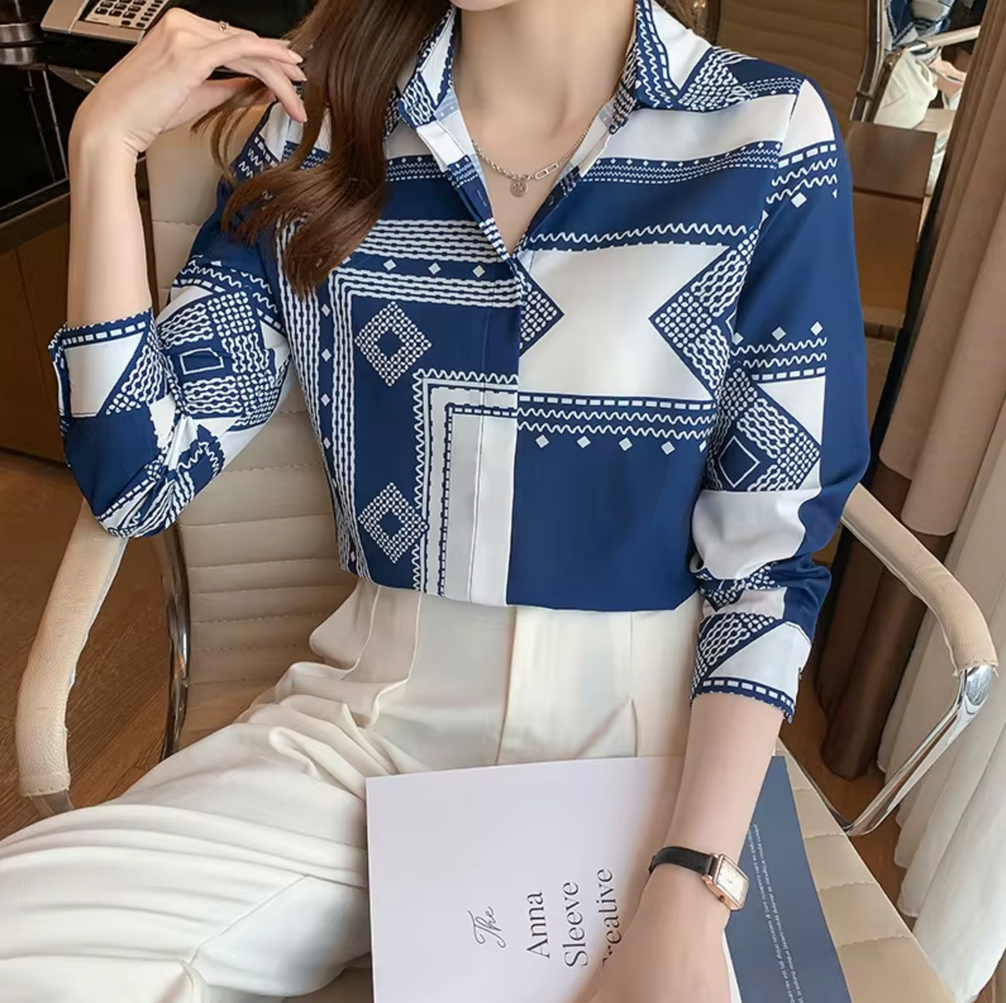 Effortlessly Elegant Blouse with a Timeless Design