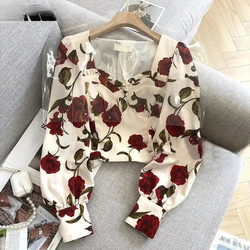 Well Tailored Blouse with a Graceful Silhouette