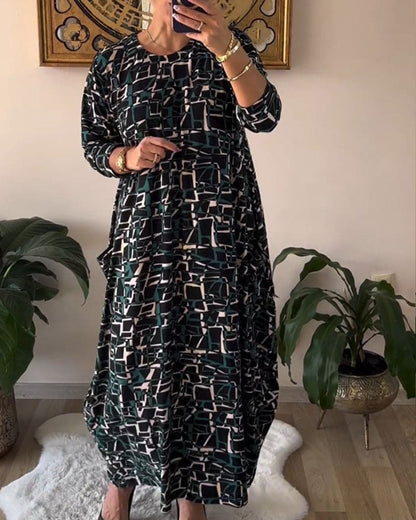 Classic Vintage & Enduringly Stylish Dress