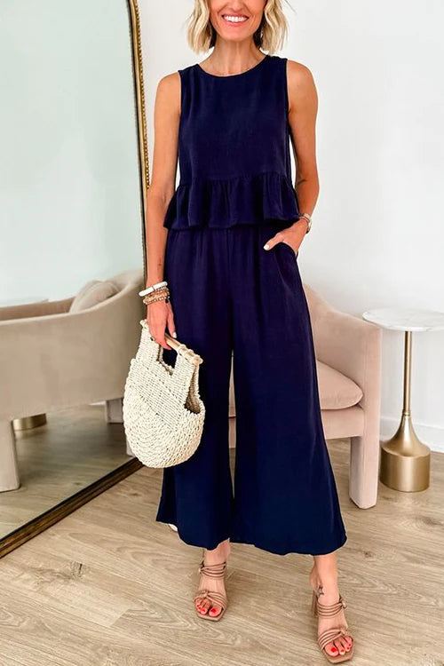 Effortlessly Elegant Pants with a Timeless Design
