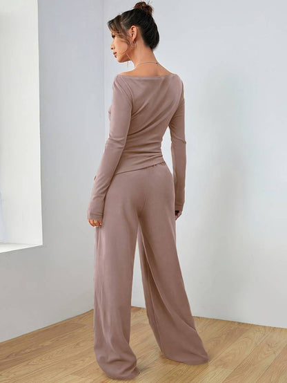 Sophisticated Trousers with a Clean Classic Look