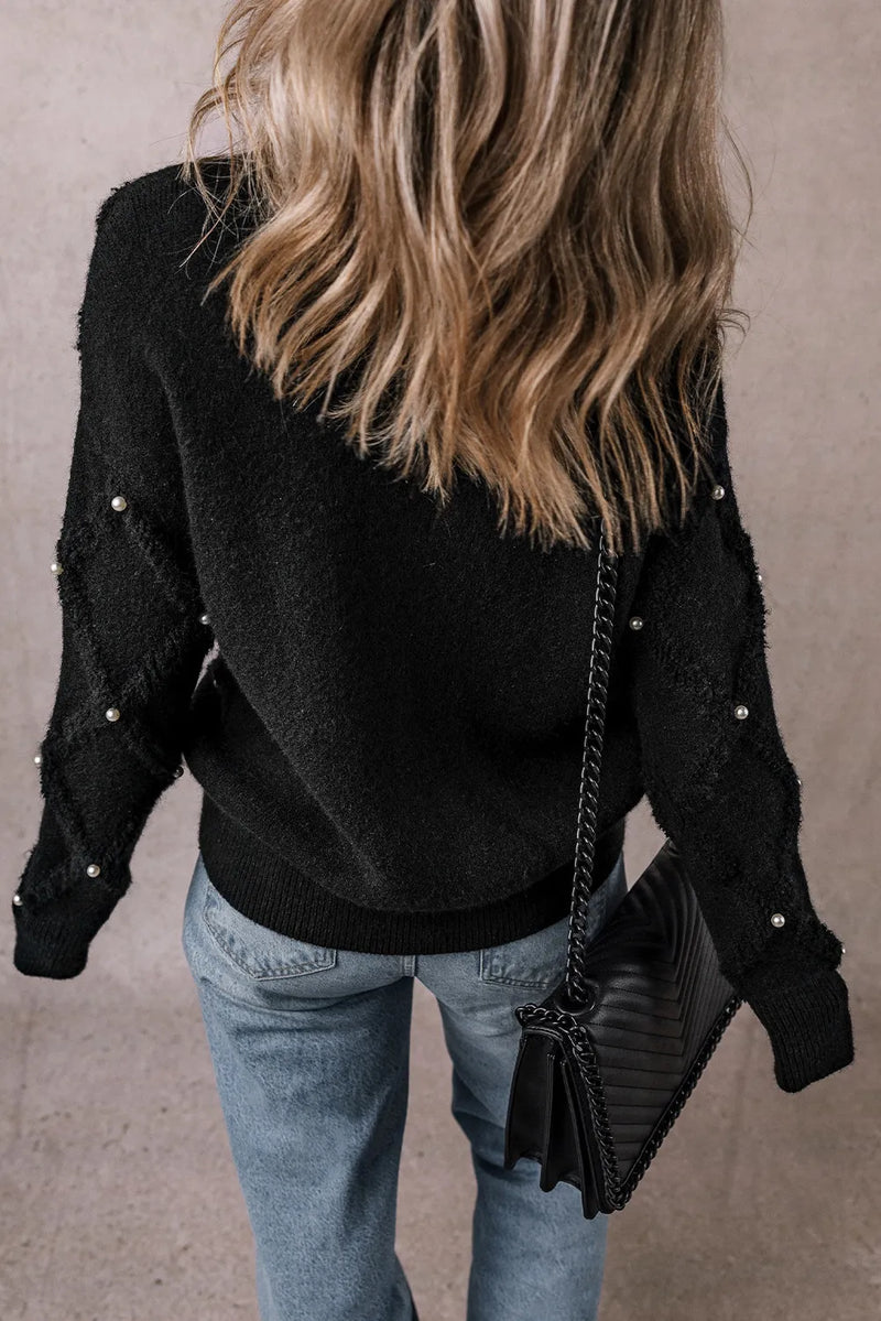 Effortlessly Elegant Sweater with a Timeless Design