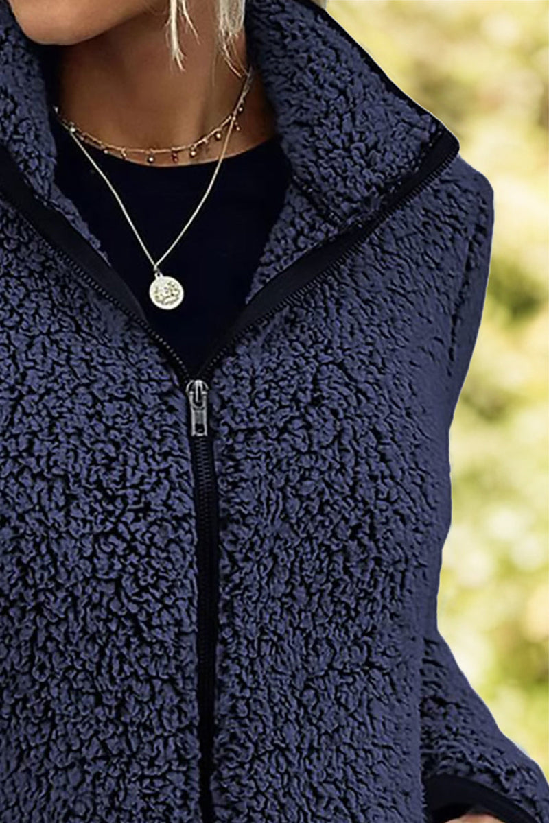 Effortlessly Elegant Jacket with a Timeless Design