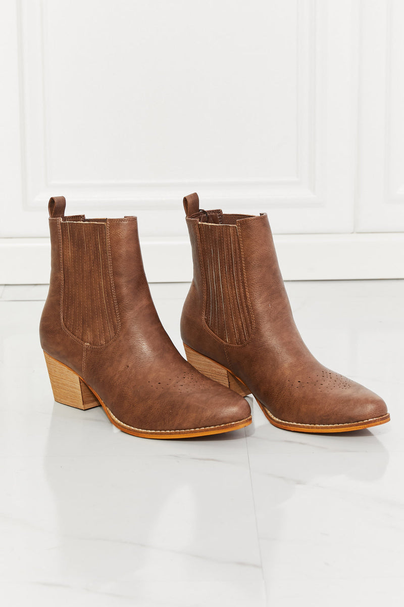 Classic Orthopedic Shoes with Timeless Style