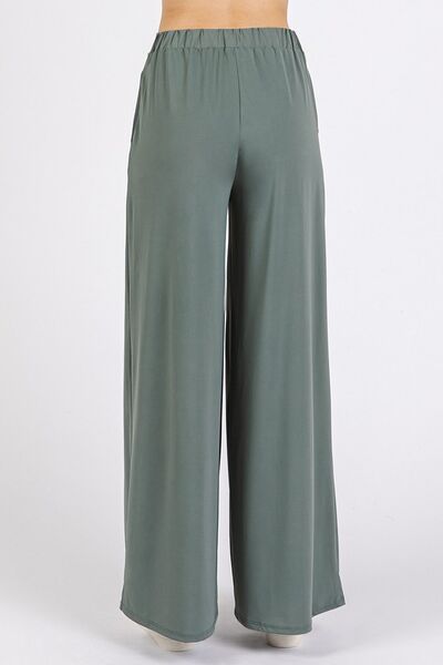 Sophisticated Trousers with a Clean Classic Look