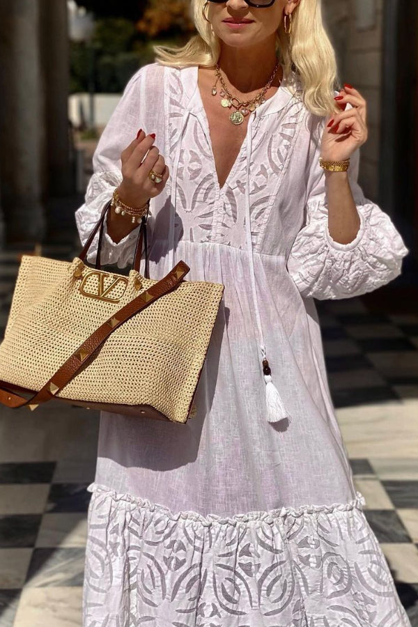 Beautifully Finished Dress in a Timeless Design