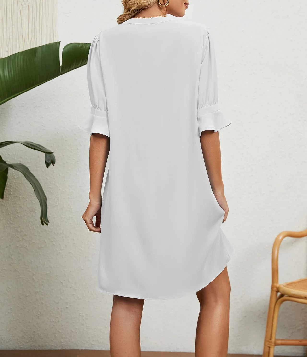 Effortlessly Elegant Garment with a Timeless Design