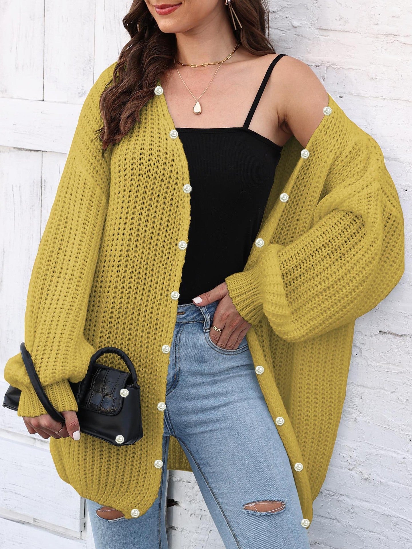 Effortlessly Elegant Cardigan with a Timeless Design