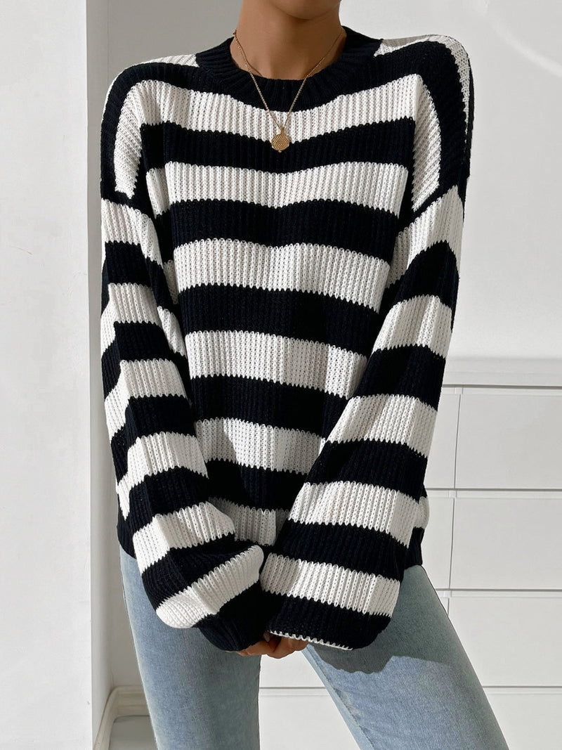 Well Tailored Sweater with a Graceful Silhouette