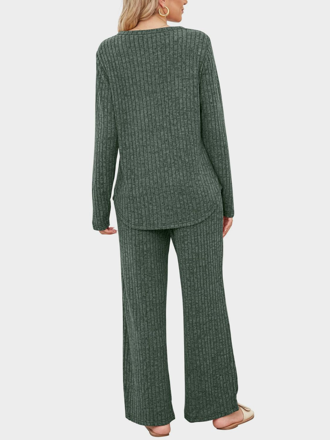 Polished Trousers with an Effortless Classic Look