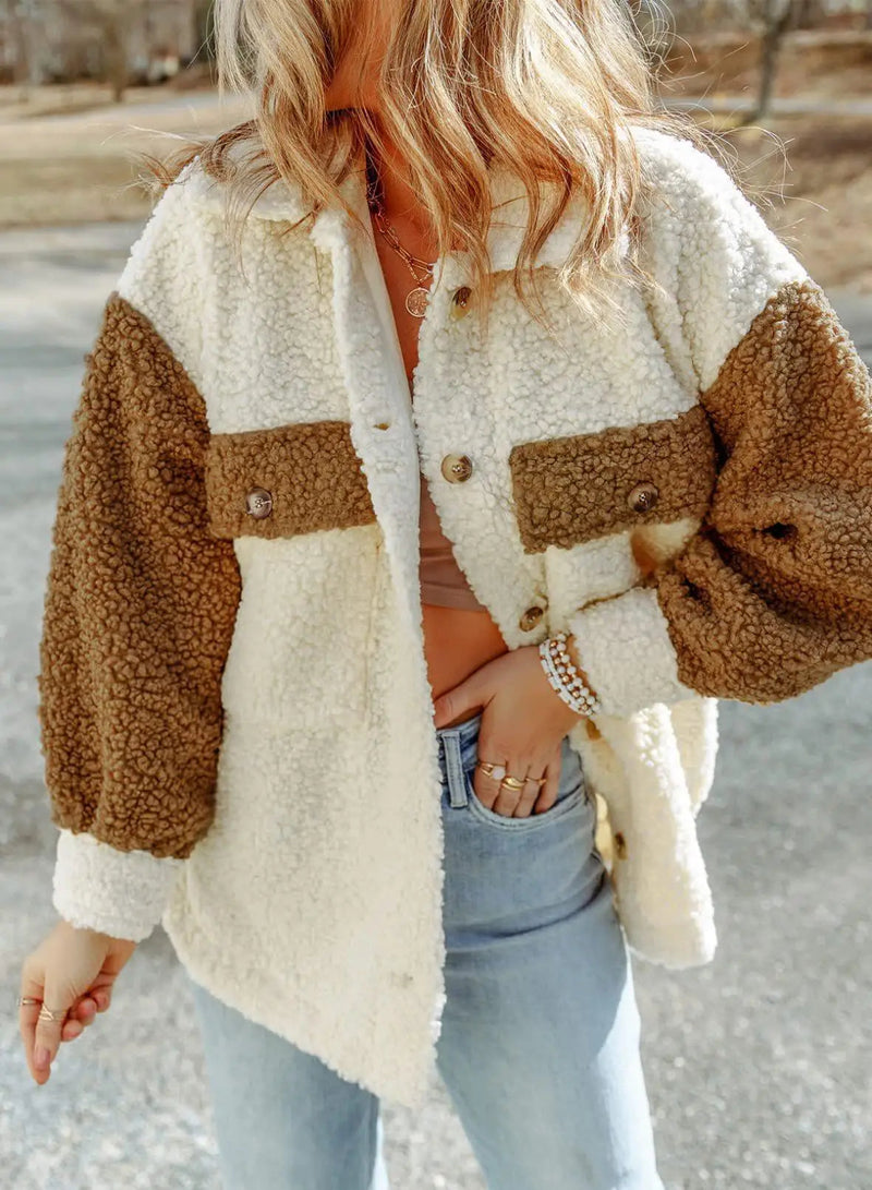 Klassisesti suunniteltu Takki