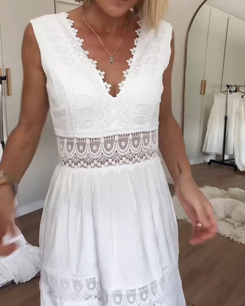 Sophisticated Dress with a Clean Classic Look