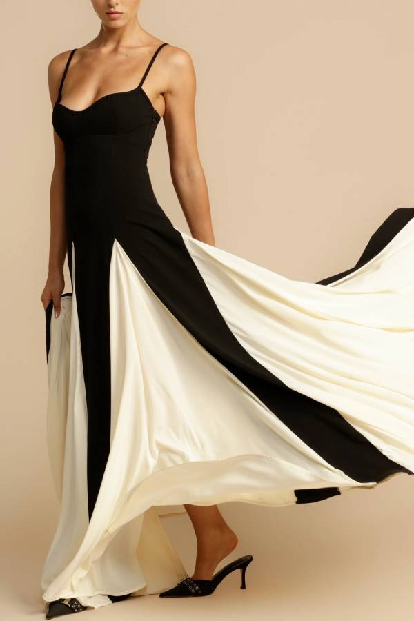 Gracefully Styled Dress for Any Occasion