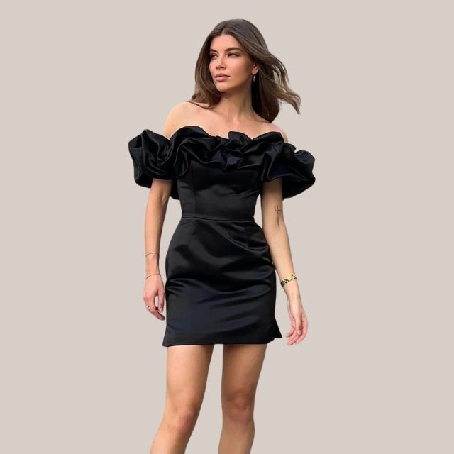 Effortlessly Elegant Dress with a Timeless Design