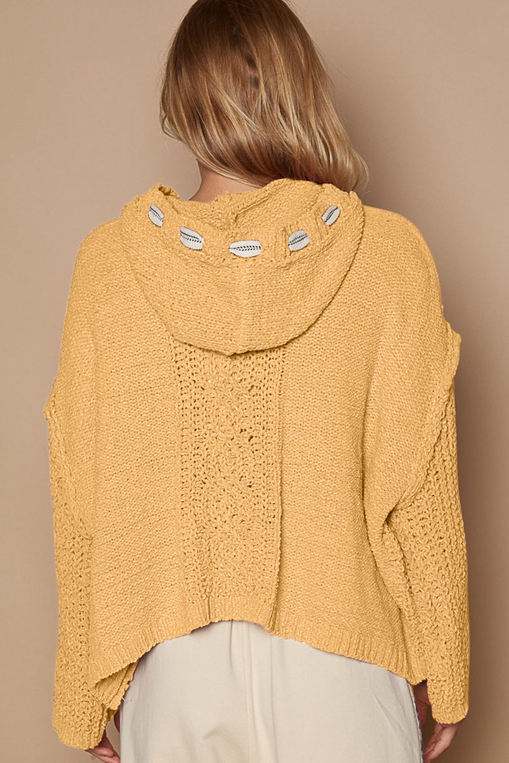 Effortlessly Elegant Sweater with a Timeless Design