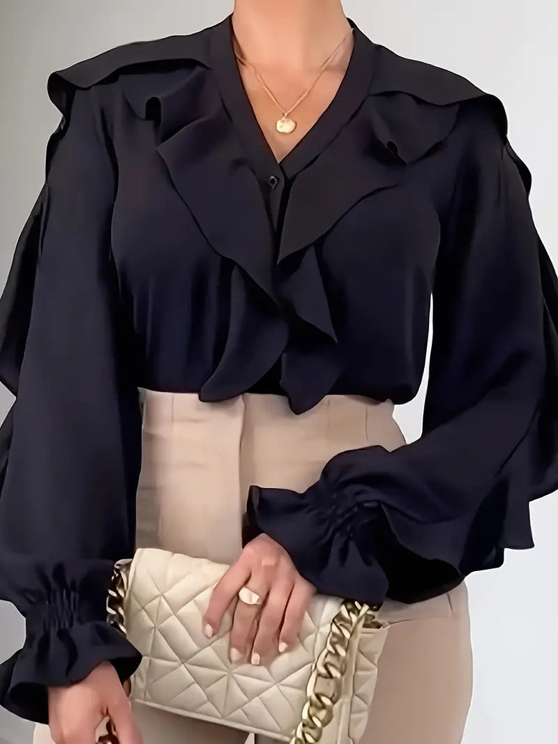 Well Tailored Blouse with a Graceful Silhouette