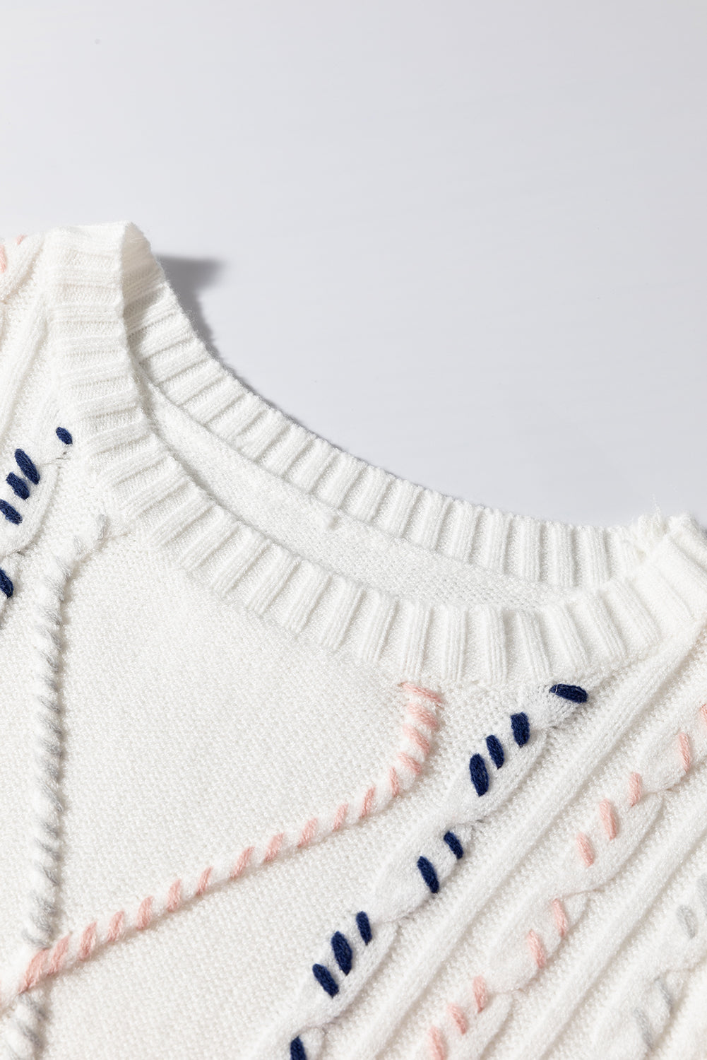 Effortlessly Elegant Sweater with a Timeless Design