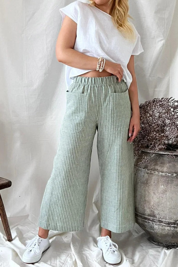 Well Tailored Pants with a Graceful Silhouette